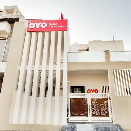 OYO 65977 Hotel Expression Indore Exterior foto