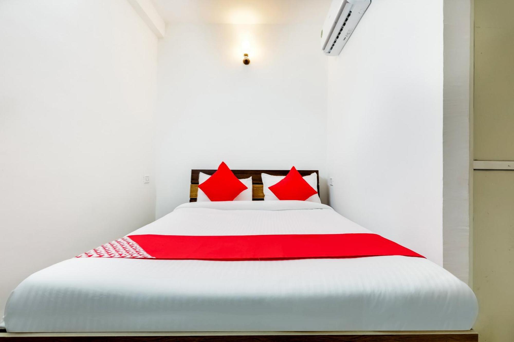 OYO 65977 Hotel Expression Indore Exterior foto