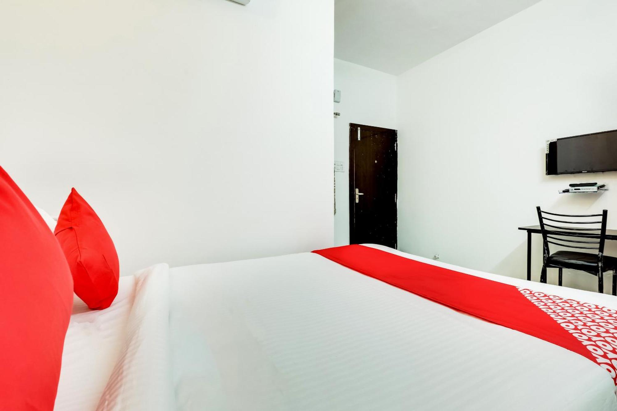 OYO 65977 Hotel Expression Indore Exterior foto