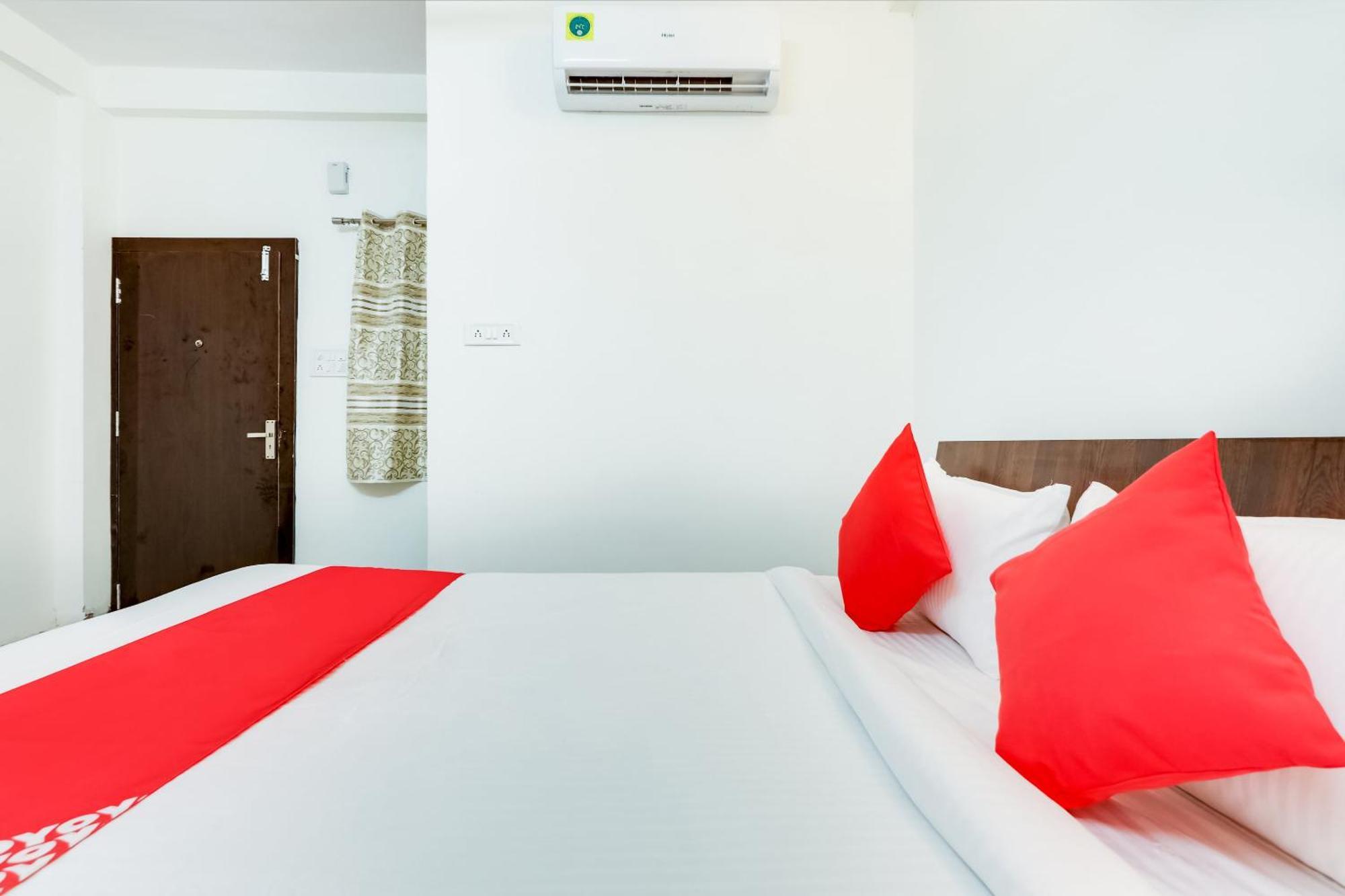 OYO 65977 Hotel Expression Indore Exterior foto