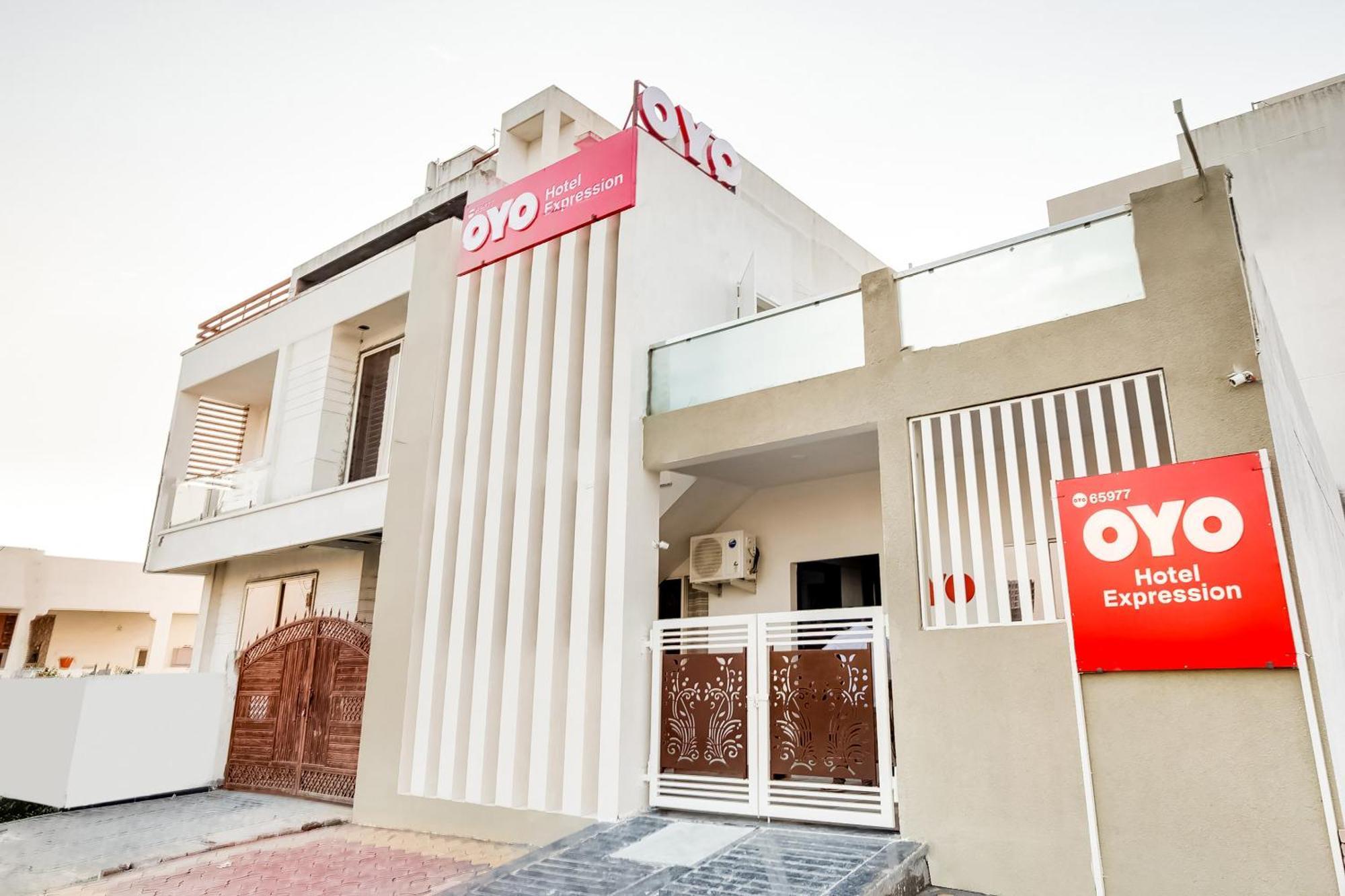 OYO 65977 Hotel Expression Indore Exterior foto