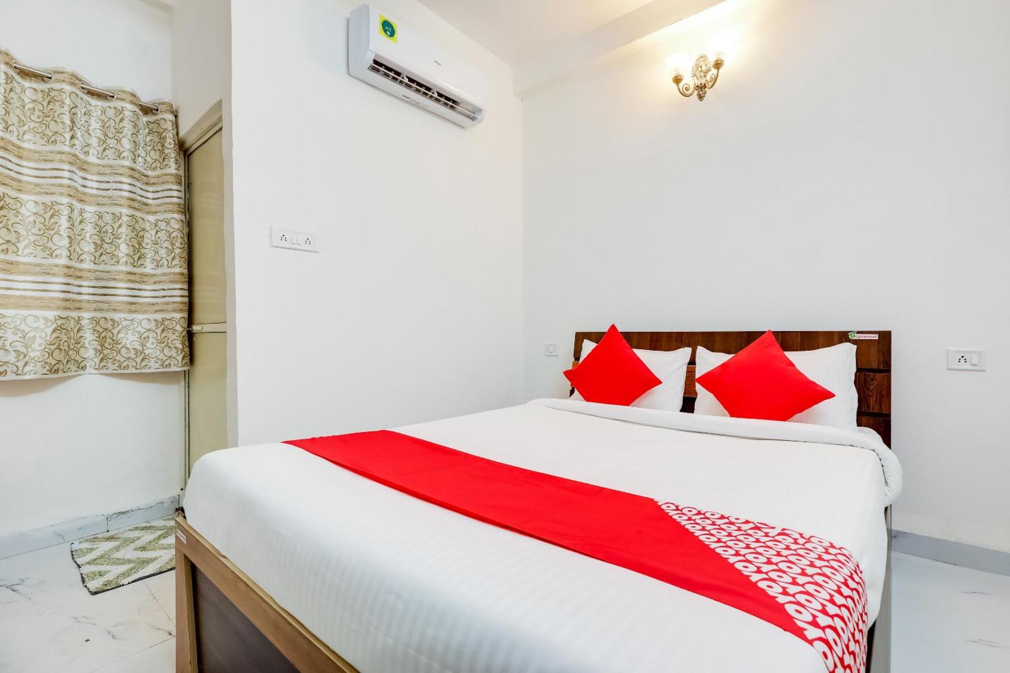 OYO 65977 Hotel Expression Indore Exterior foto